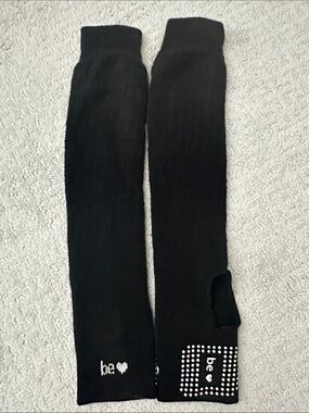 toesox Black Stirrup Leg Warmers with Heart Detail for Pilates or barre